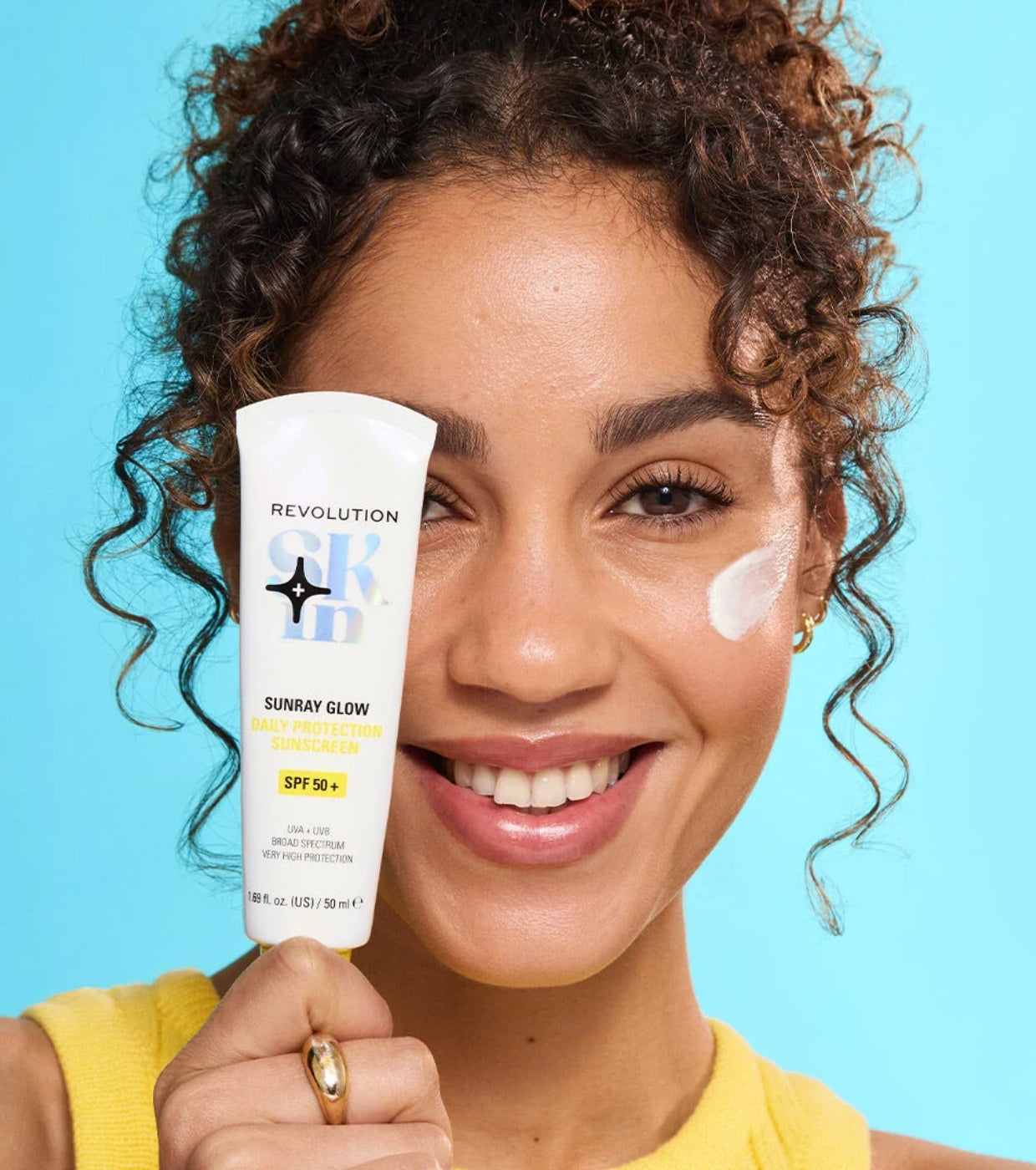 Revolution Skin - Crema solare Sunray Glow Daily Blur SPF50