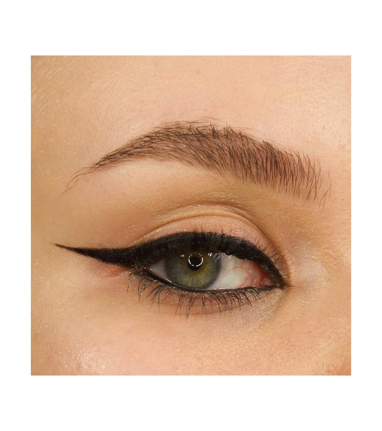 Revolution - Delineador de ojos Streamline Waterline Eyeliner Pencil - Black