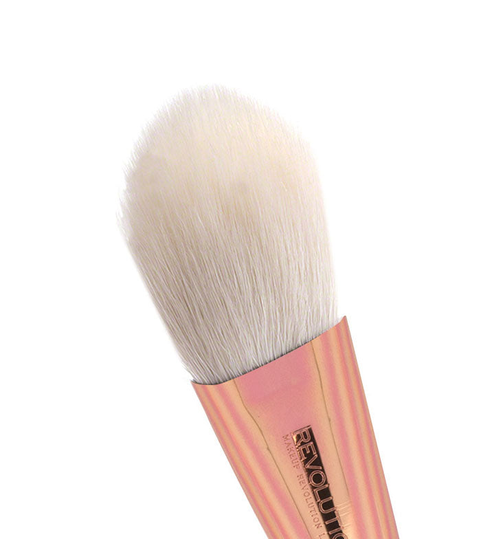 Makeup Revolution - Brocha colorete Ultra Metals  Sculpt Blush Brush – F303
