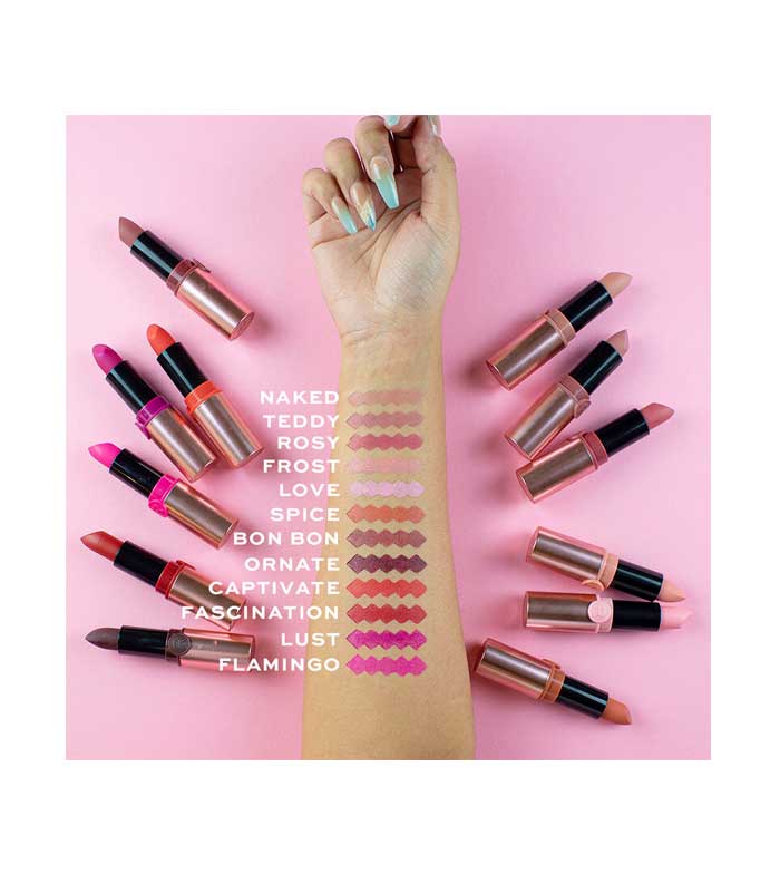 Revolution - Barra de Labios Powder Matte Lipstick - Captivate