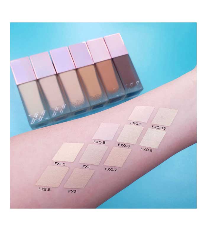 XX Revolution - Base de maquillaje Glow Skin Fauxxdation - FX18.5