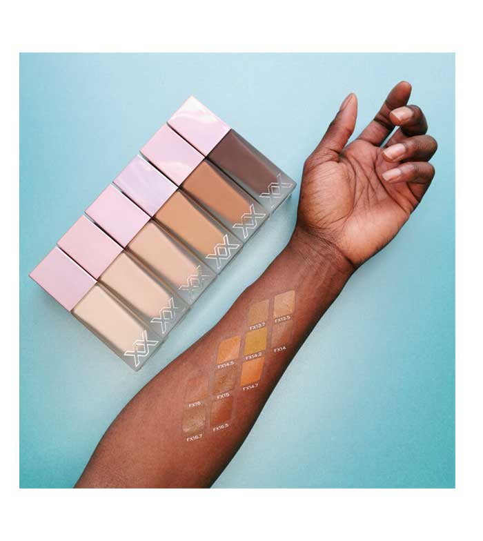 XX Revolution - Base de maquillaje Glow Skin Fauxxdation - FX18.5