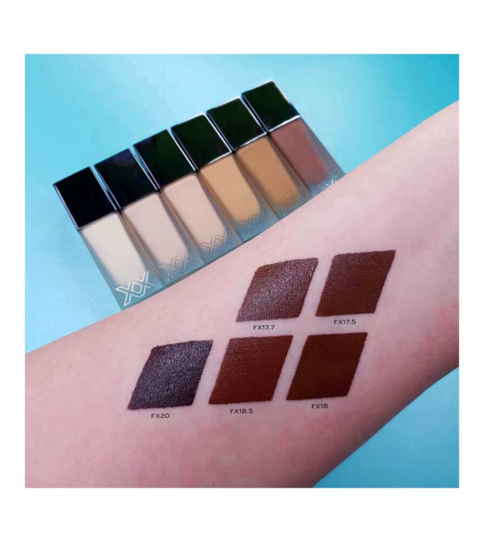 XX Revolution - Base de maquillaje Liquid Skin Fauxxdation - FX0.1
